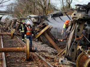 Tornado atinge 5 estados americanos e autoridades falam em dezenas de mortes