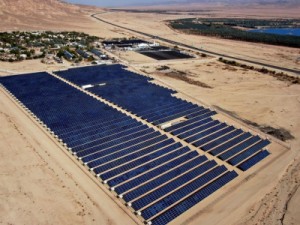 Empresa israelense usa ar e água para armazenar energia solar para a noite