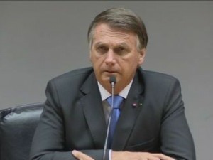 PF intima Bolsonaro a depor sobre vazamento de inquérito sigiloso que investiga ataque ao TSE