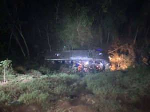 Acidente com ônibus fretado deixa mortos e feridos em Minas Gerais