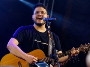 Cantor sertanejo Maurílio morreu de choque séptico, diz médico