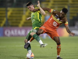 Luis Cangá testa positivo para a Covid-19 e adia apresentação ao Vasco