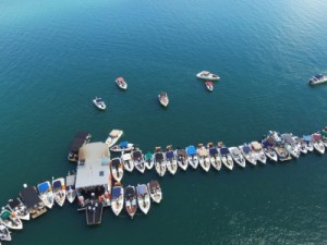 Capitólio: marinheiros prestam homenagem às vítimas do acidente na região dos cânions no Lago de Furnas