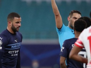 Walker pega gancho de três jogos por “agressão” e desfalcará City no mata-mata da Champions