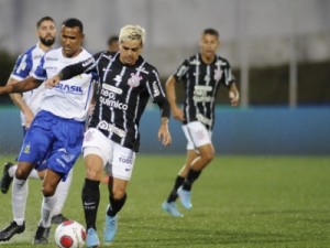 Corinthians bate Santo André, vence primeira no ano e quebra seca como visitante