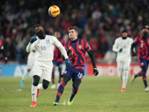 Após atletas terem sintomas de hipotermia, técnico de Honduras critica duelo em frio extremo nos EUA