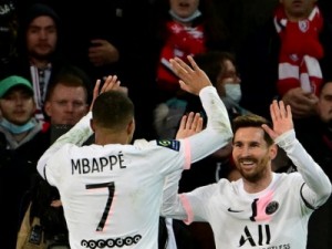 Messi brilha com gol e assistência, e PSG goleia o atual campeão Lille