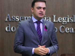 Deputado requer criação de programa sobre aprendizagem digital para rede estadual de ensino no Ceará