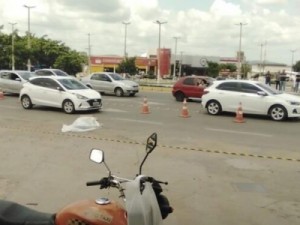 Motoqueiro morre atropelado na rotatória do triângulo Crajubar