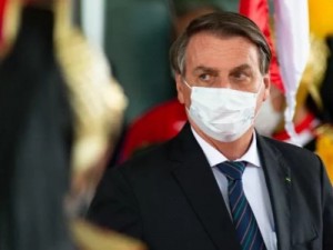 Rússia pede que Bolsonaro faça 5 testes de covid antes de encontro com Putin