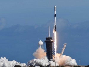 Tempestade geomagnética destrói satélites da SpaceX um dia após lançamento