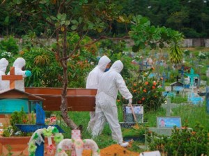 Brasil mais 1.000 mortes por Covid em 24 horas, e ultrapassa 640 mil casos