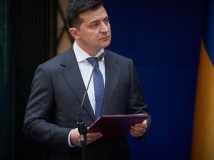 Zelensky diz que protegerá Ucrânia da Rússia com ou sem apoio