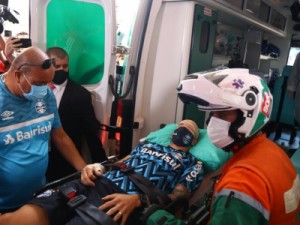 Federação Gaúcha de Futebol adia Gre-Nal após ataque a ônibus do Grêmio