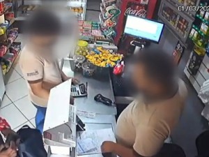 Homem assalta padaria enquanto segura criança no colo no Paraná