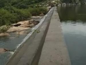 Açude Caldeirões, em Saboeiro, transborda no Ceará