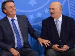 Governo oficializa saída de Milton Ribeiro, quarto ministro da Educação de Bolsonaro