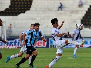 Com pênalti perdido, Ponte e Grêmio ficam no empate na estreia da Série B