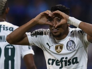 Palmeiras abre vantagem, vence Emelec e mantém 100% na Libertadores