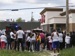 Atirador mata 10 e deixa 3 feridos em supermercado no estado de Nova York