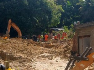 Pernambuco já tem 121 mortes e desabrigados aumenta para 7.312 pelas chuvas