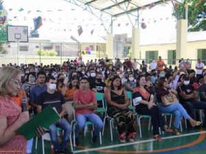 Secretária de Educação do Ceará inaugura Quadra Poliesportiva em Barbalha