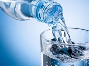 Água em jejum é bom para a saúde? Emagrece? Veja Benefícios da água em jejum