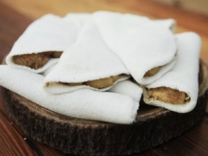 Tapioca de banana com queijo coalho e rapadura