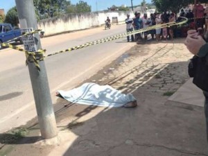 Homem assassinado com vários tiros no centro de Nova Olinda