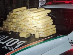 PM apreende cerca de 60 kg de maconha em casa na Comunidade do Gereba, em Fortaleza