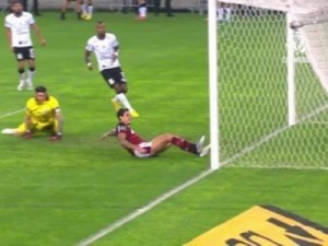 Flamengo volta a vencer o Corinthians e está na semifinal da Libertadores