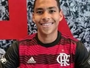 Atleta barbalhense de 14 anos assina contrato com o Flamengo