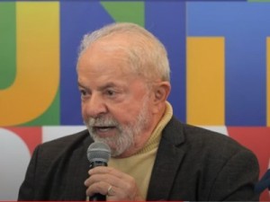 Lula diz que, se eleito, fará 'grande programa' de infraestrutura e retomará Minha Casa, Minha Vida