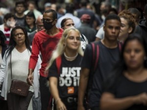 O futuro passou: Pandemia faz Brasil envelhecer uma década mais cedo