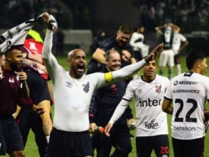 Athletico busca empate com Palmeiras e volta à final da Libertadores após 17 anos