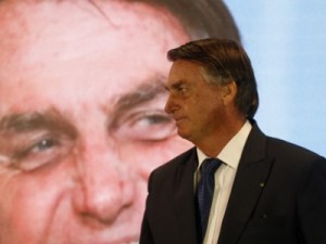 Bolsonaro muda regras para liberar R$ 5,6 bi em emendas do orçamento secreto às vésperas da eleição