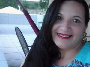 Vendedora de lanches é morta a facadas em praça no Ceará; companheiro é preso