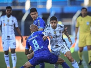 Na estreia de Lisca, Avaí vence Atlético-MG e põe fim a jejum no Brasileirão