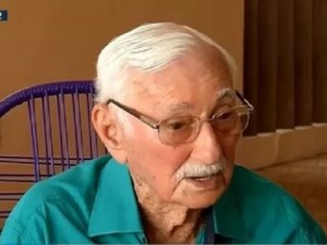 Cearense de 104 anos faz questão de votar mesmo sem obrigatoriedade há mais de 30 anos