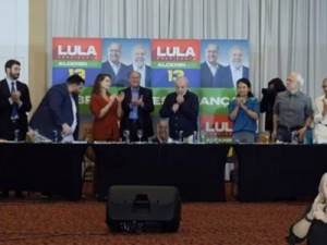 'Tenham paciência', diz Lula sobre pressão para anunciar ministros de um eventual novo governo