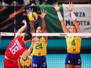 Brasil cai para Sérvia e vê sonho do título mundial ruir em novo vice
