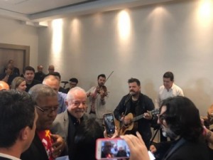 Em carta a evangélicos, Lula critica uso eleitoral da fé, defende liberdade religiosa e reforça ser contra o aborto