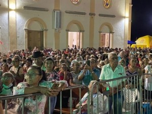 Igreja matriz de Santana do Cariri recebe imagem da Beata Benigna, no Ceará