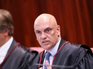 Como pode isso? Moraes aponta tentativa de “tumultuar eleições” com denúncia de Bolsonaro