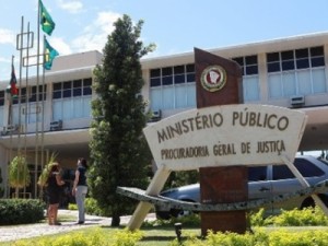 MPE investiga prefeito suspeito de coagir servidores a votar em Bolsonaro em Eusébio, no Ceará