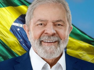 Lula (PT) é eleito presidente do Brasil com 50,90% dos votos.