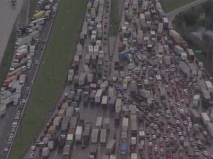 Rodrigo Garcia diz que bloqueios de bolsonaristas em rodovias de SP são 'inadmissíveis'