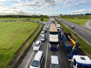 Multas por bloqueios ilegais em rodovias federais somam R$ 18 mil, diz PRF