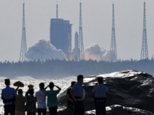 Destroços de foguete chinês caem no Pacífico; previsão inicial era que módulo atingisse a Espanha, que fechou parte do espaço aéreo