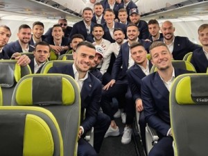 Primeira adversária do Brasil, Sérvia chega ao Catar para a Copa do Mundo